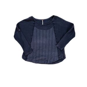 Free People Navy Blue Textured Top Small Relaxed Boho Cottagecore Raw Hem Sleeve